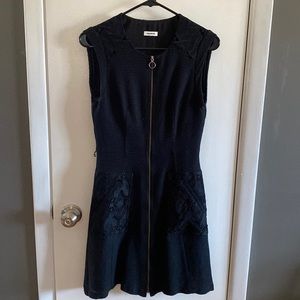 Zipper front Little Black Dress. POCKETS!